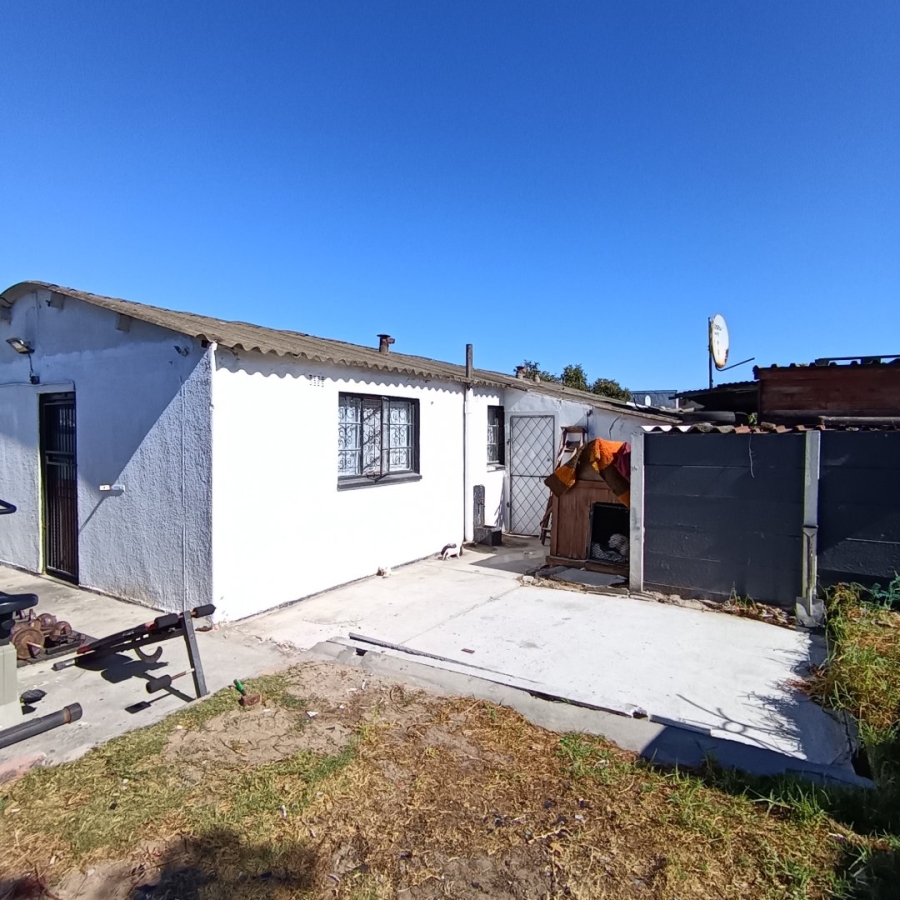1 Bedroom Property for Sale in Matroosfontein Western Cape